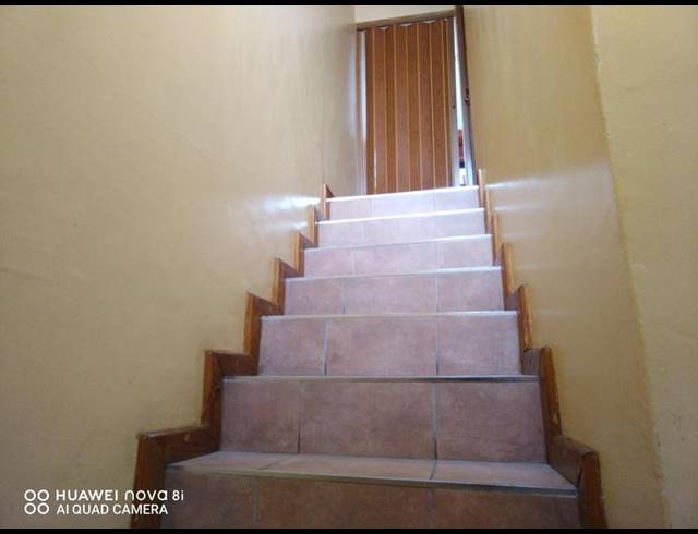 4 BEDROOM HOUSE FOR SALE IN UITSIG